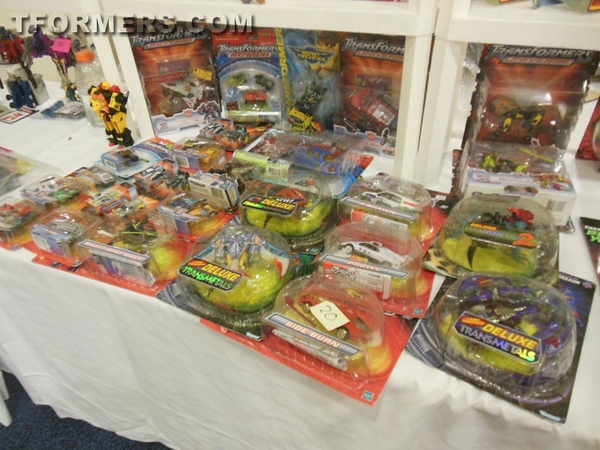 BotCon 2013   The Transformers Convention Dealer Room Image Gallery   OVER 500 Images  (352 of 582)